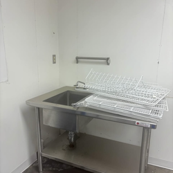 Restaurant style sink