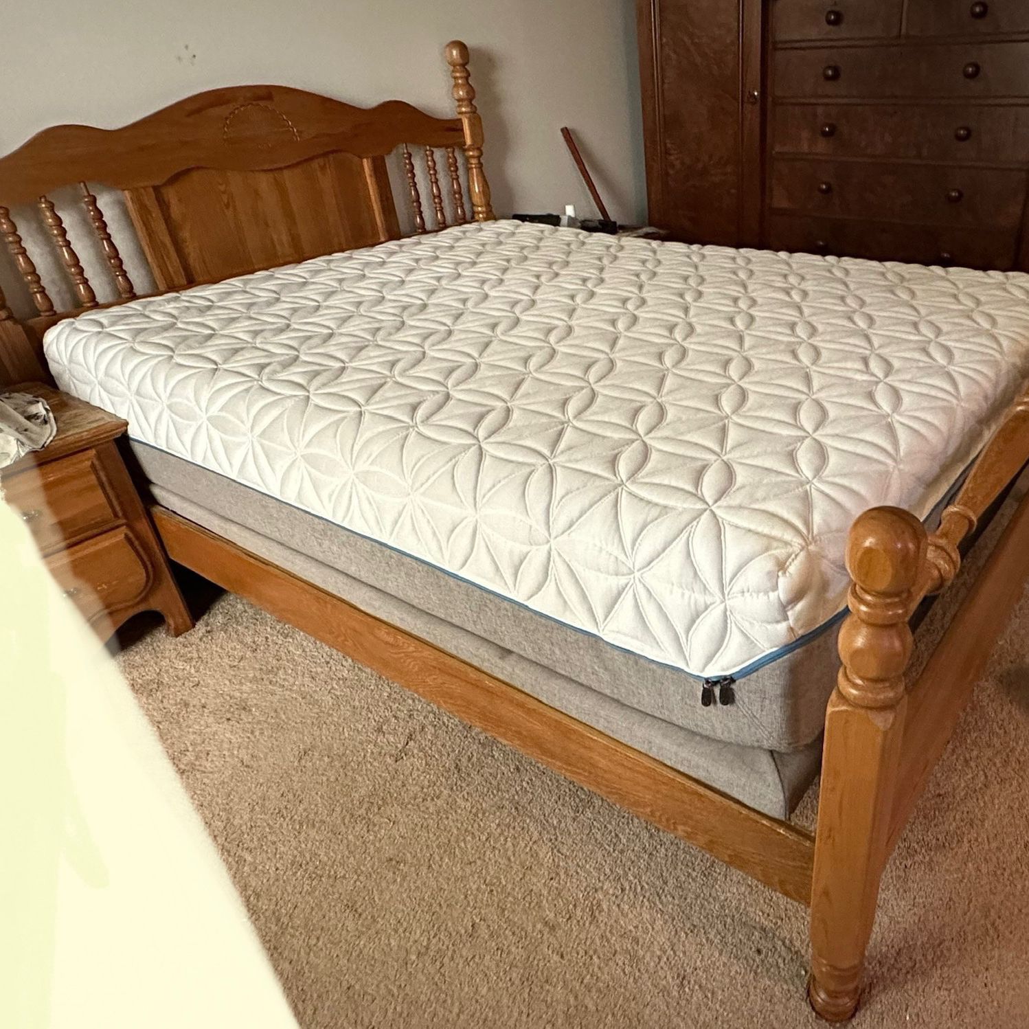 **Queen-sized Tempur-Pedic TEMPUR-Cloud Elite with electric-powered adjustable base and bed frame included for $2000 obo**