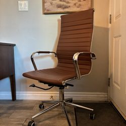 Comfortable Brown Desk Chair 