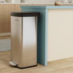 Kitchen Trash Can, 18-Gallon Stainless Steel Garbage Can, with Stay-Open Lid and Step-on Pedal, Soft Closure, Tall, Large and Space-Saving, Silver and
