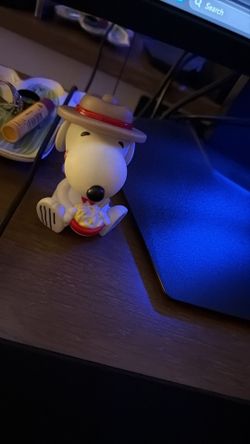 snoopy figure