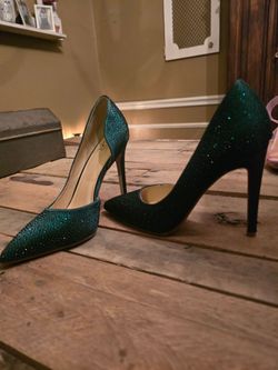 Ladies sz 8 green rinestones high heels