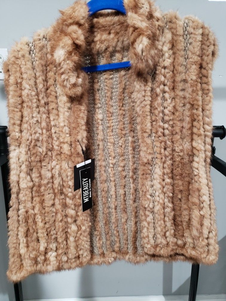 Knitted fox fur vest