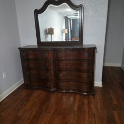 Dinning Table & Dresser W/ 2 Nightstands