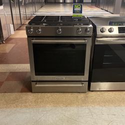 WEEKEND BLOWOUT SALE‼️‼️ NEW KITCHEN AID SLIDE IN GAS RANGE FIVE BURNERS‼️‼️