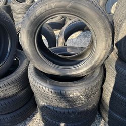 4 llantas 215/60/16 dela kelly 95% de vida 