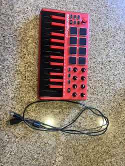 Akai Professional MPK mini keyboard Controller (Brand new)h
