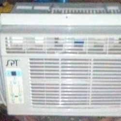 12,000 Btu Air Conditioner 