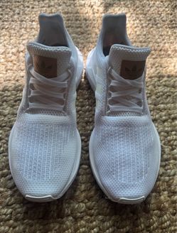 adidas Originals Swift Run Women's Size 7.5 White Copper Metallic EG9492