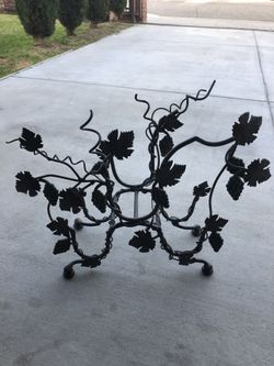 Wine bottle rack