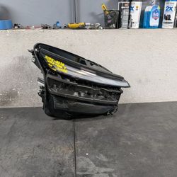 2025-2026 TESLA MODEL Y JUNIPER RIGHT HEADLIGHT OEM USED #9553