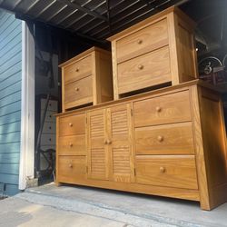 9 Drawer Dresser and nightstands