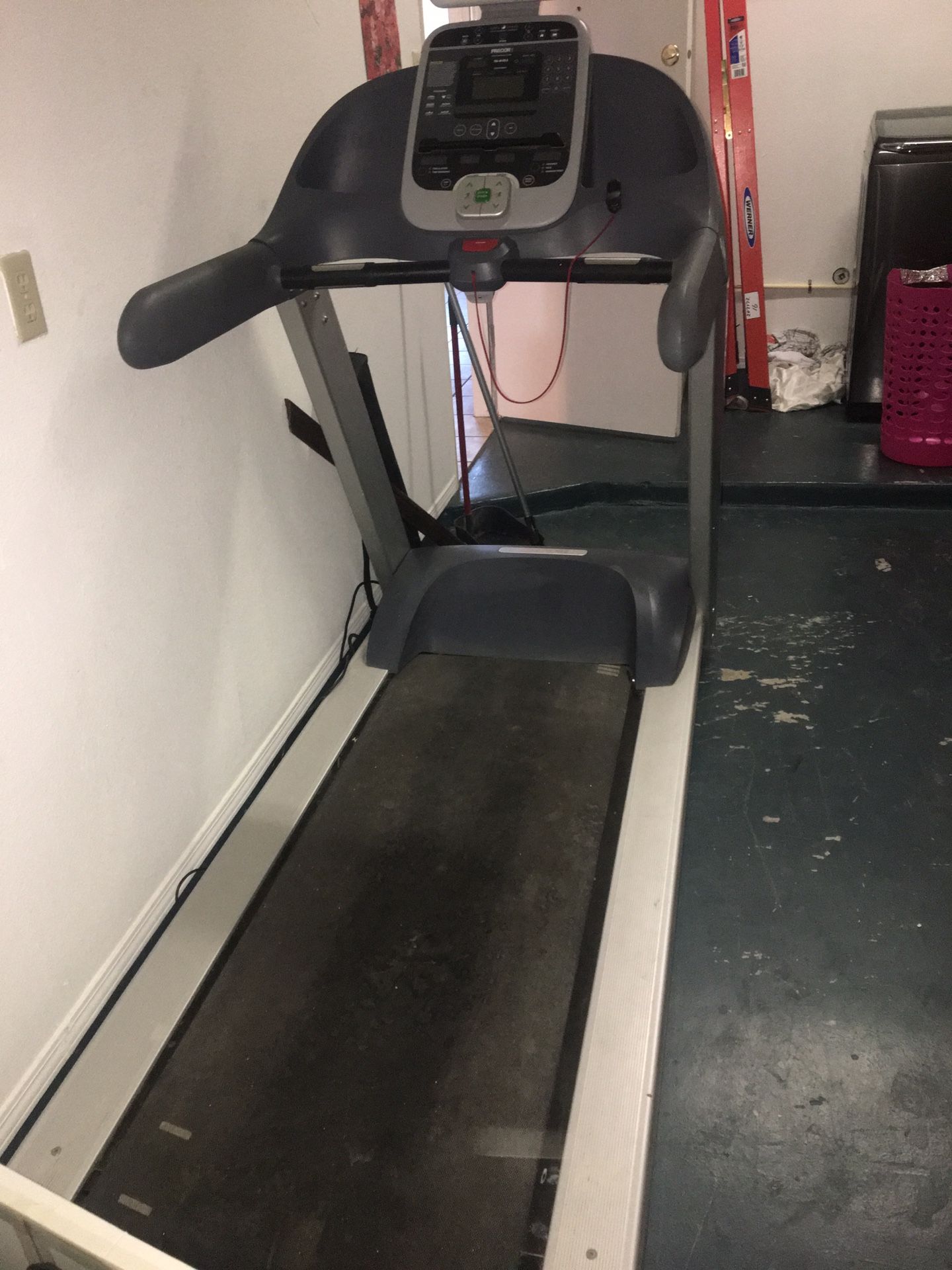 Commercial Precor 946i Treadmill