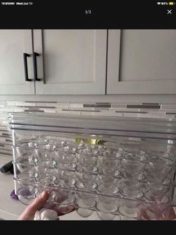 4 EGG STORAGE CONTAINERS WITH LIDS