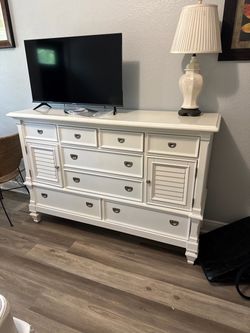 Coastal bedroom set
