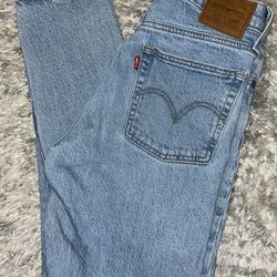 Women’s Levi’s Sz 27