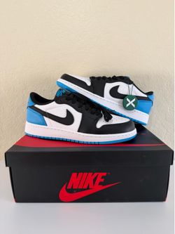 Nike Air Jordan 1 Retro Low OG Dark Blue Powder size 7 And 8 womens
