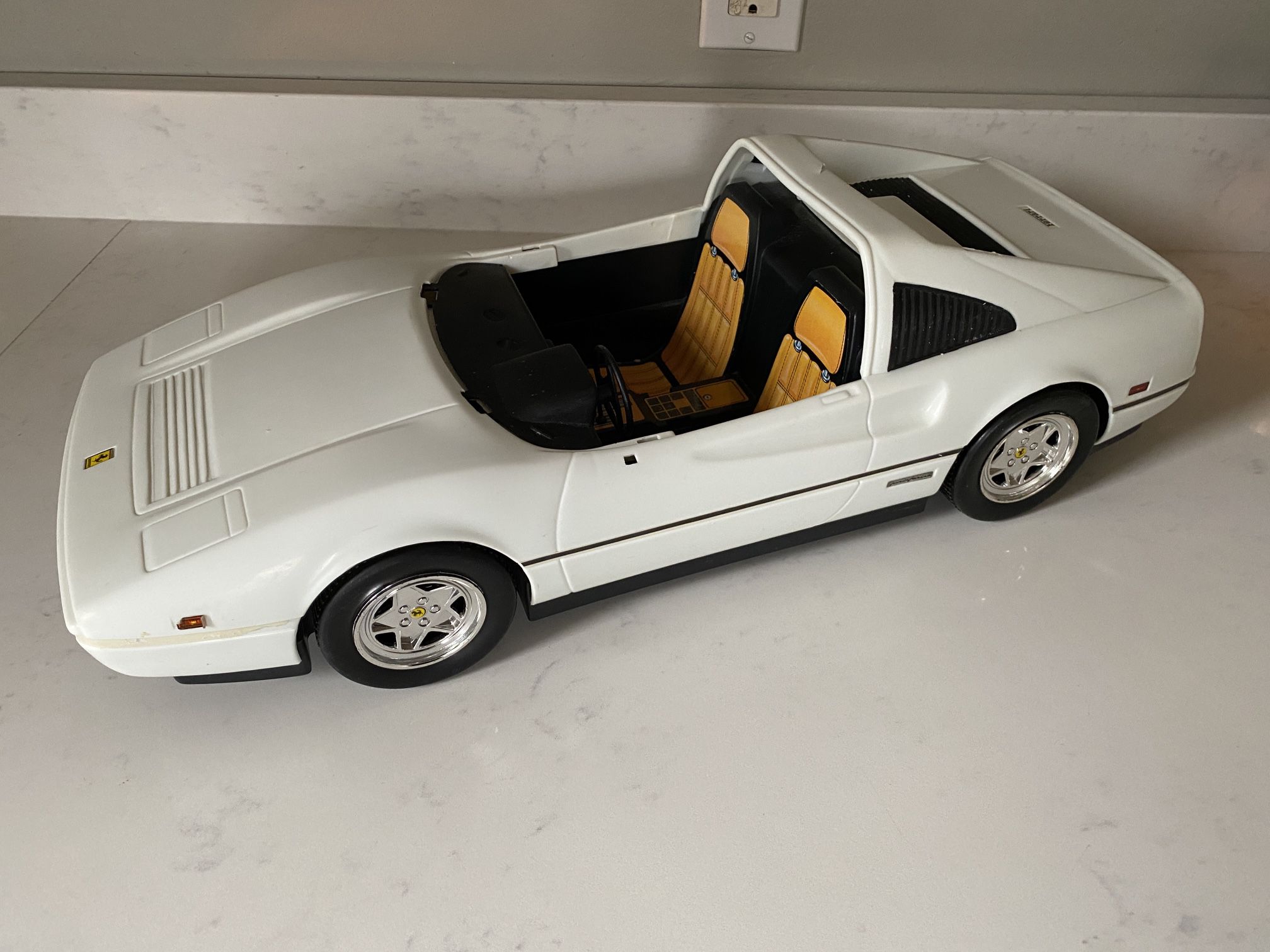 Uitgaand Huisdieren Suri Vintage White 1986 Barbie Ferrari 328 GTS 80s Convertible Sports Car Toy  Fashion Doll Accessory Mattel for Sale in St. Louis, MO - OfferUp