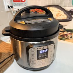 Instant Pot Duo 3 Quart Electric Pressure Cooker