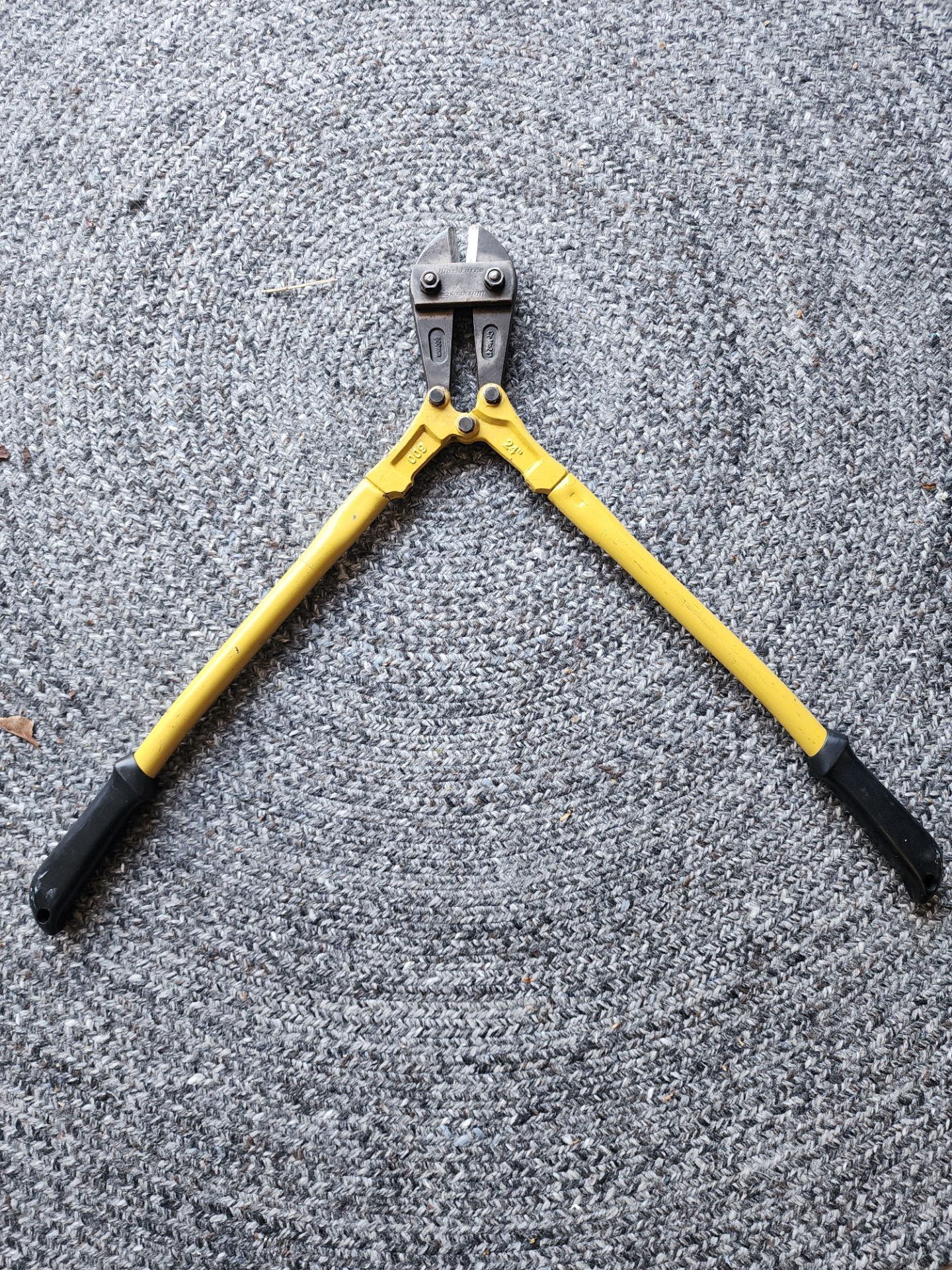 24" Bolt Cutters CR-MO Heavy Duty Steel Cutter 600mm Industrial Tool