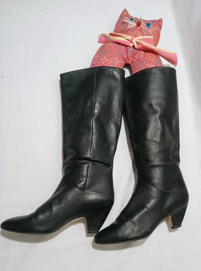 Vintage 'West 31st' Leather Riding Boots (Size 10) AND....
Calico Critters Boot Stand