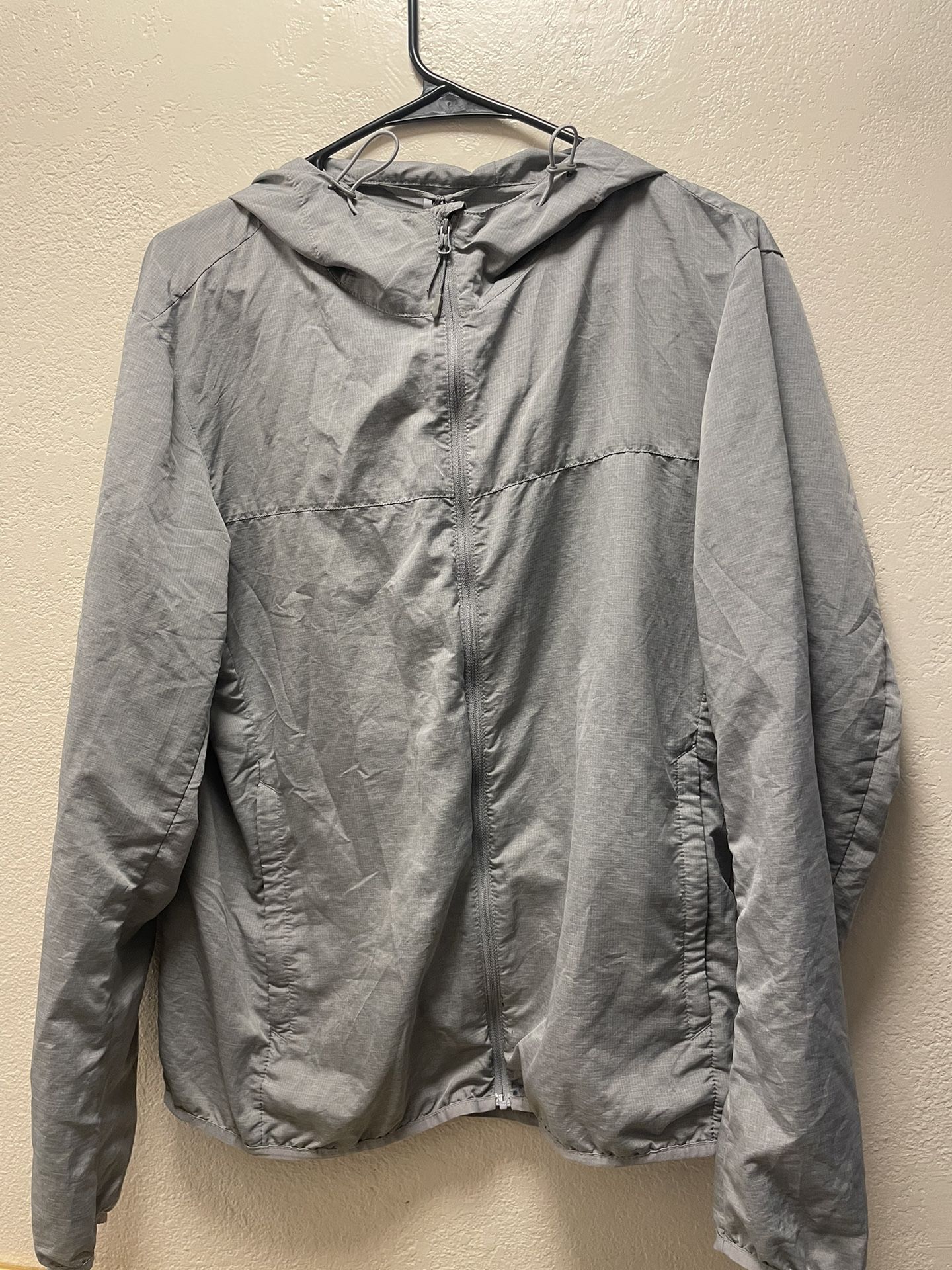 Uniqlo windbreaker medium