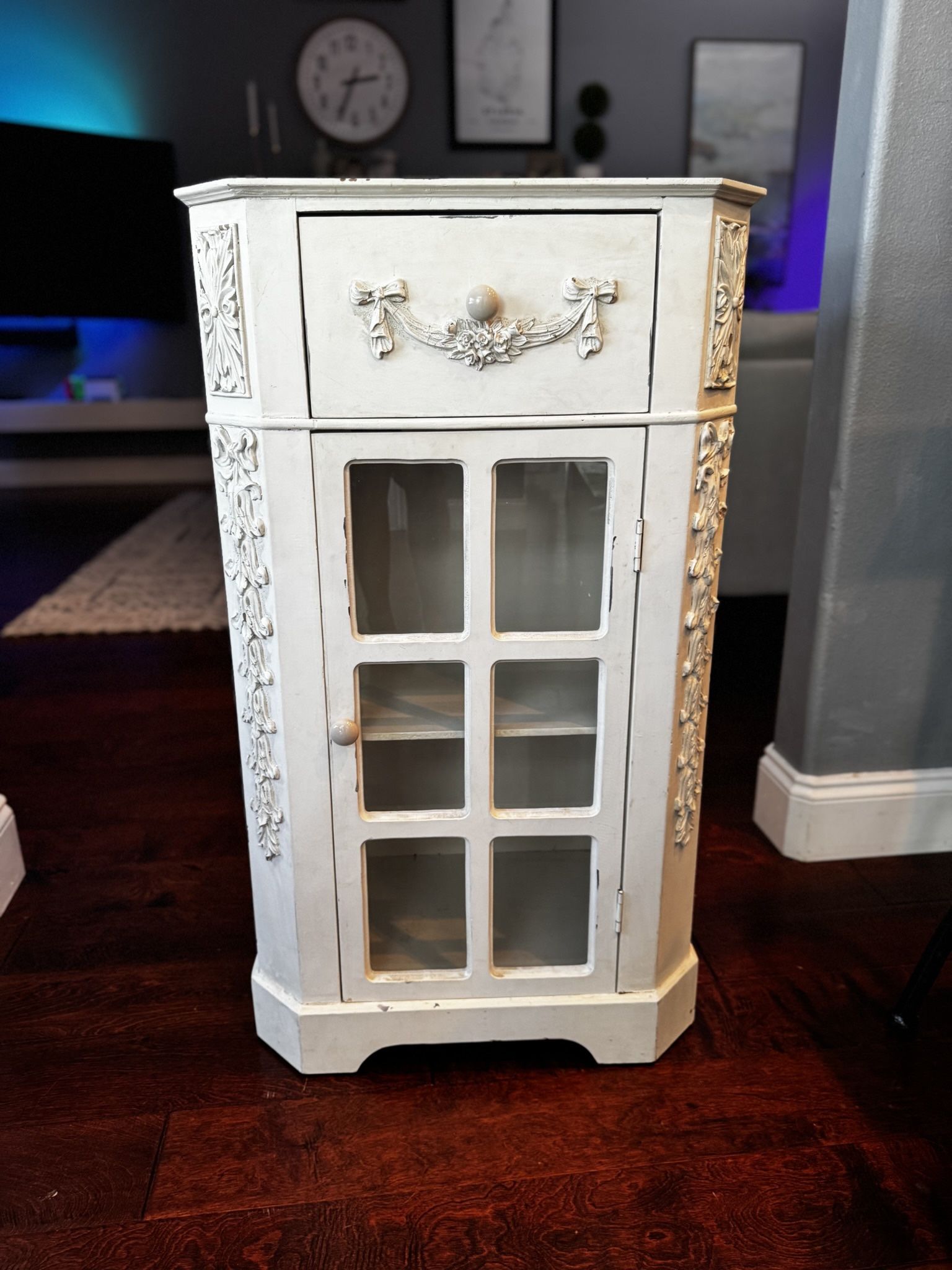 GLASS DISPLAY CABINET - Antique White