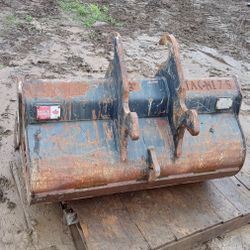 Hitachi 4' Bucket 