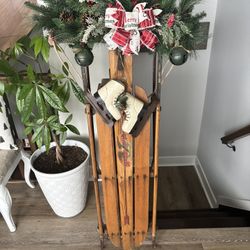 Sleigh! Great Christmas decorative Piece. 