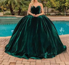 Quince/ Sweet 16/ Formal Dress, Petticoat, and Crown