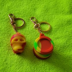 RD/YLW 3ml Skull/6ml Cylinder Silicone Wax/Dab/Oil Storage Container Keychains + 3 Freebies 