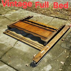 VINTAGE FULL SIZE BED