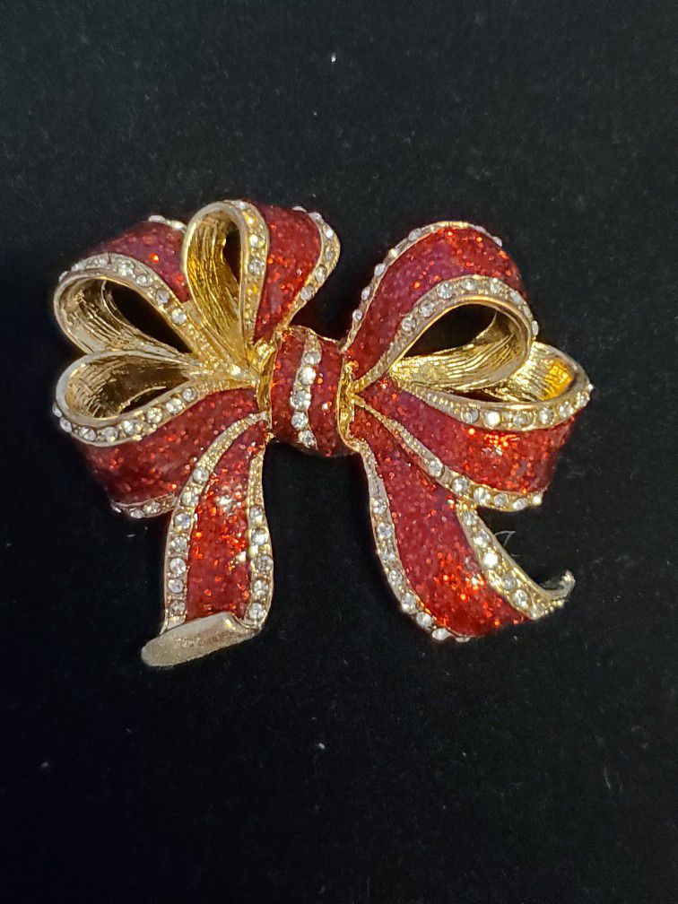 Vintage Holiday Lane Christmas Red Enamel Brooch Red Bow With Clear Rhinestones Goldtone. 