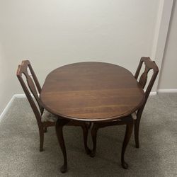 Dining room table 