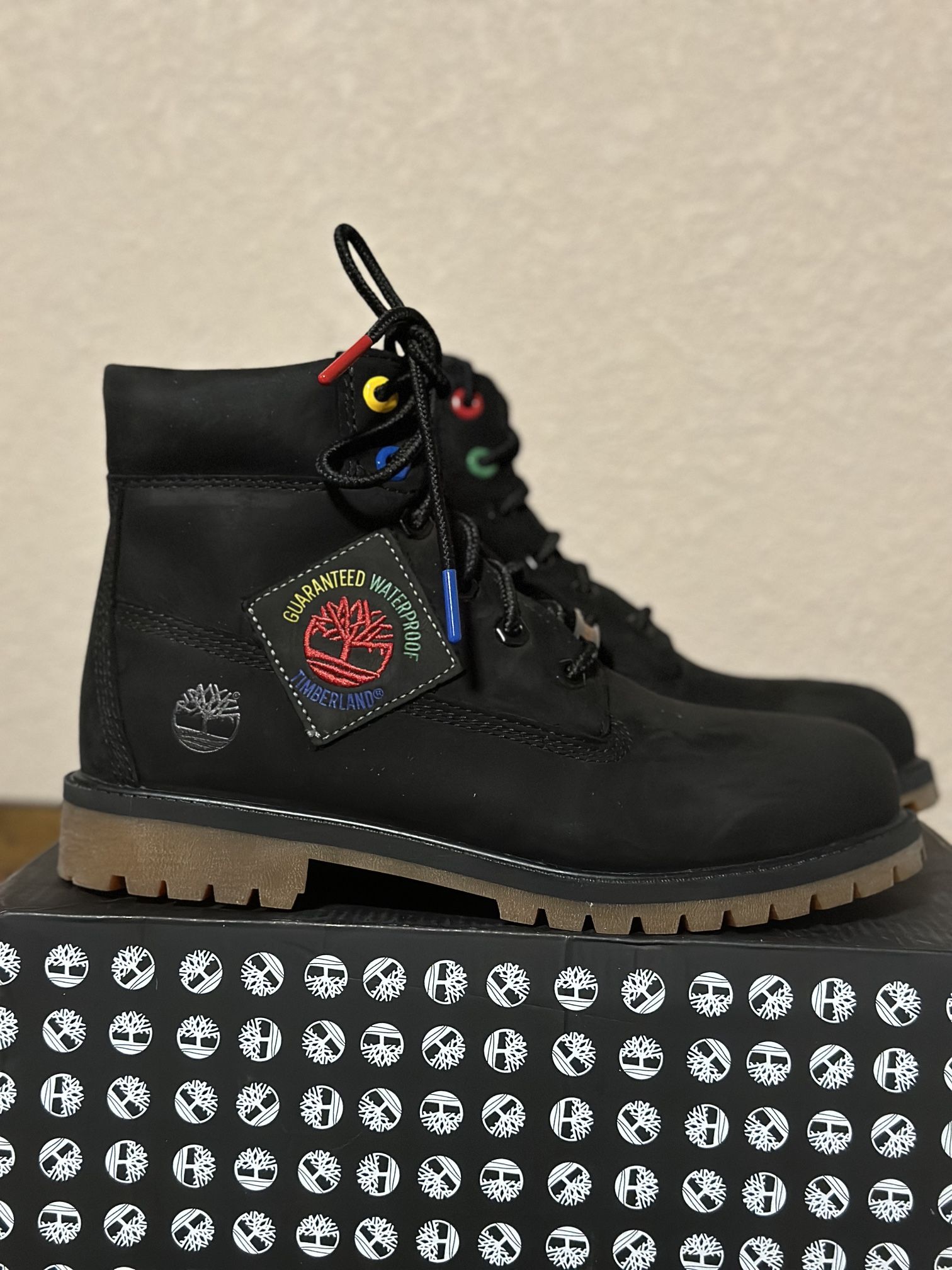 Size 7 timberland 6 in premium boot black patch logo