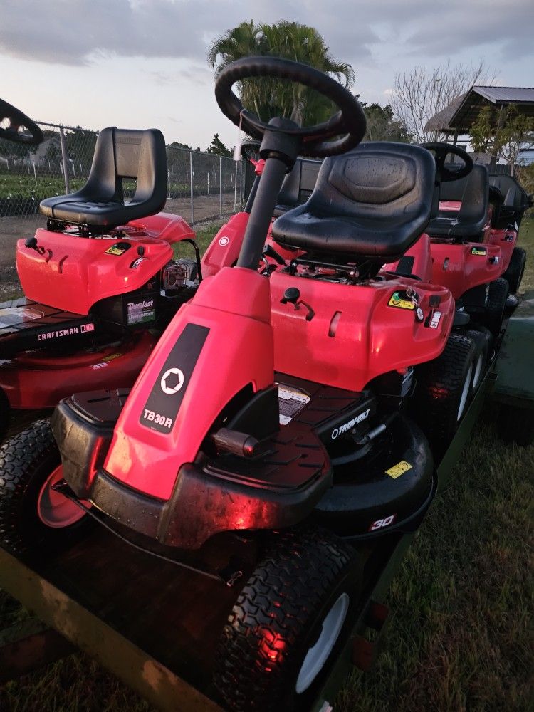 Riding Lawn Mowers. 1200 To 1600