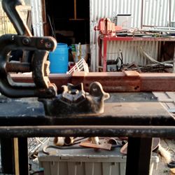 Ringgold Pipe Vice On Its Own Rollaway Cart
