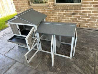 Animal house rabbit hutch