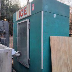 Retail Ice Freezer 