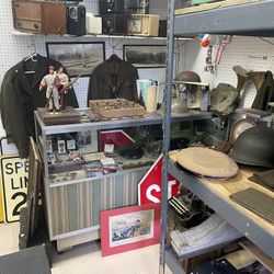 Collection of vintage military related items, WWII, WWI, ect