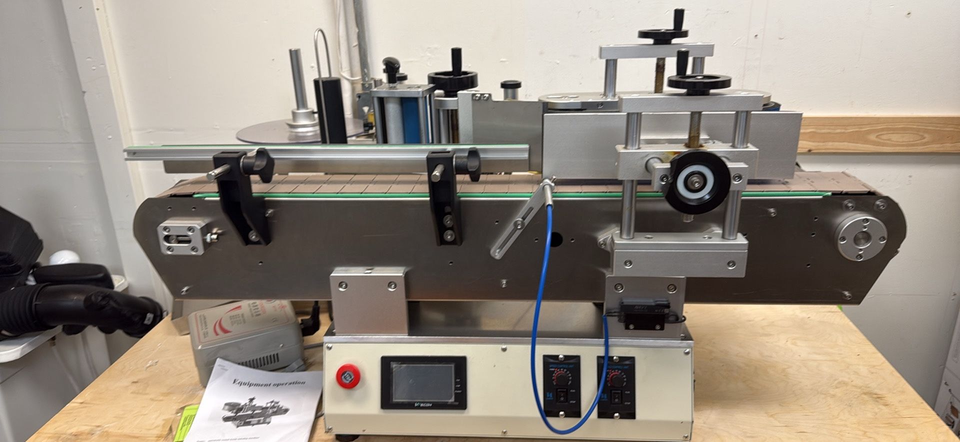 Automatic Round Bottle Labeling Machine