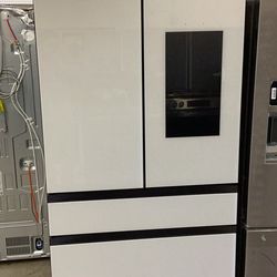 Samsung Refrigerator 4 Door New Scratch and Dent 28.6 Cu Ft