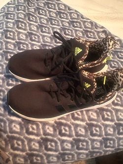 Women’s tennis shoes - ADIDAS