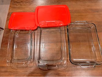 Pyrex and anchor Glass baking dish with lid