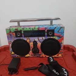 BUMPBOXX ULTRA NYC Grafiti Bluetooth Rechargeable 12 Hour Batt Boombox Speaker