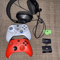 Xbox One X + Accessories 
