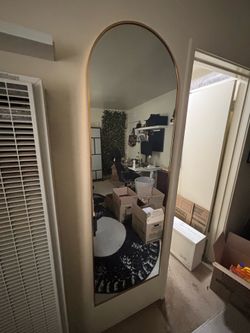 Gold full length mirror (leaning)