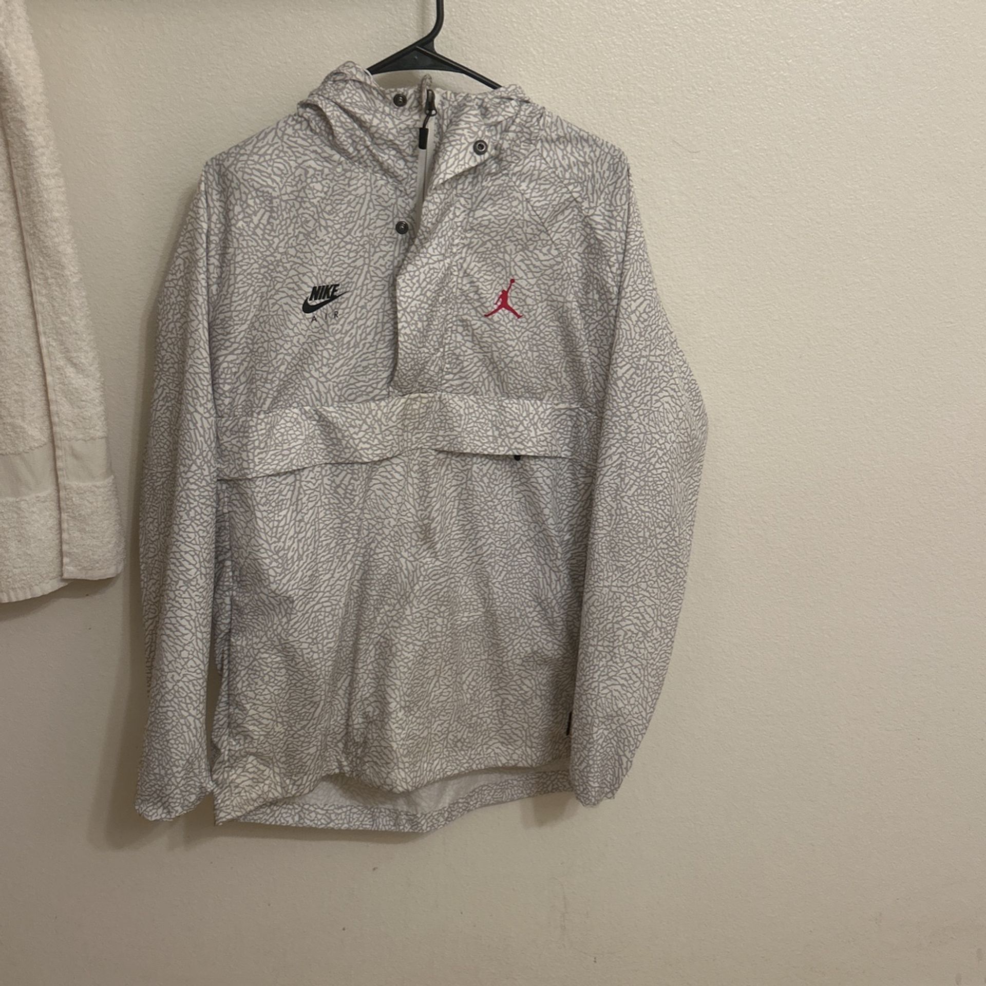 NIKE+JORDAN windbreak 