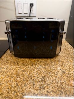 Oster 4-Slice Digital Toaster – Excellent Condition