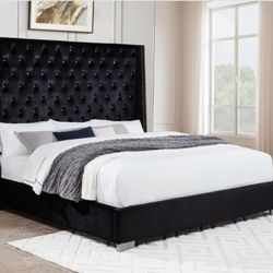 PLATFORM BED NEW IN BOX